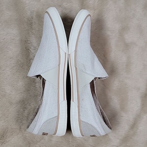 ROXY BRAYDEN WHITE SLIP-ON CANVAS SHOES, SIZE 8.5 - Picture 5 of 8